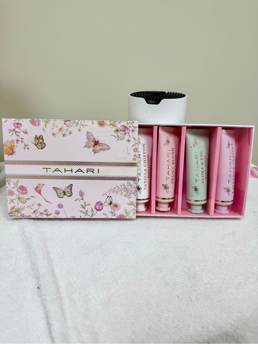 Tahari 4 Piece Body Lotion Set